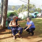 The Lieutenant Governor talks with homeless Waimanalo man